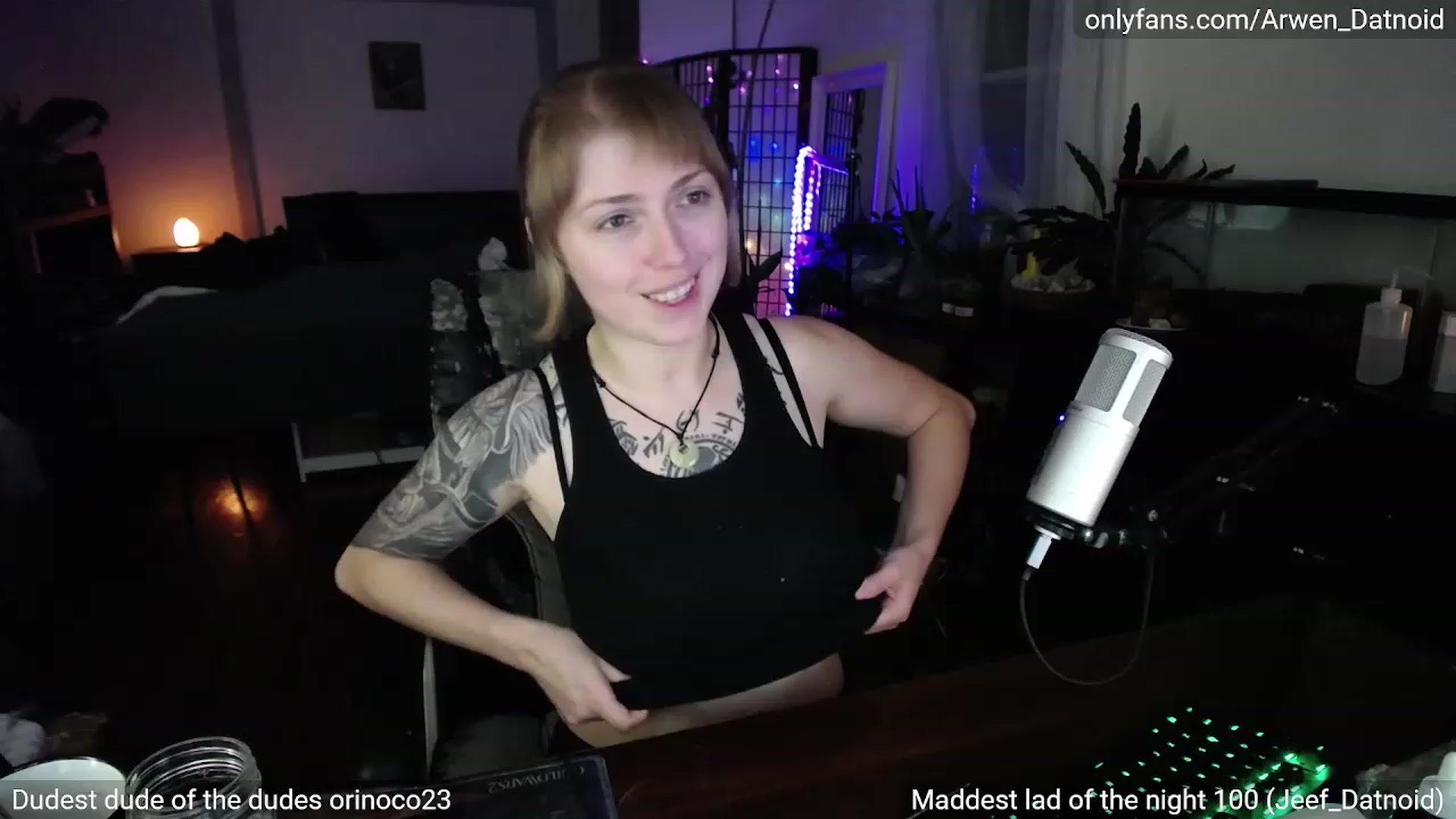 Gallery image thumbnail from Arwen_Datnoid's myfreecams stream on, 06/19/2023, 04:10 image 18 of 20