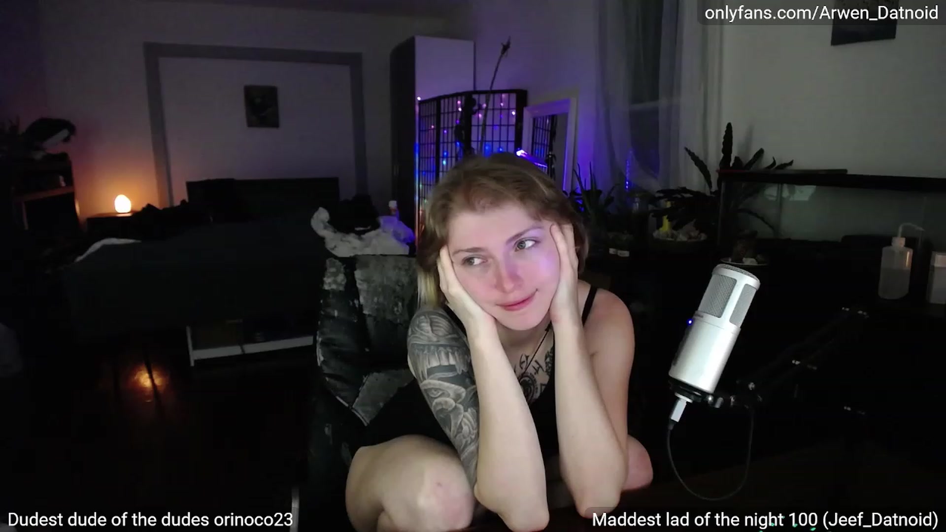 Gallery image thumbnail from Arwen_Datnoid's myfreecams stream on, 06/19/2023, 04:10 image 3 of 20