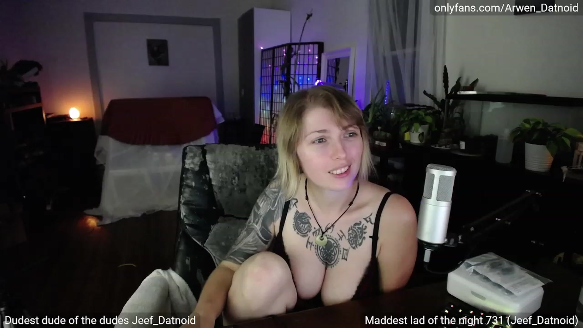 Gallery image thumbnail from Arwen_Datnoid's myfreecams stream on, 07/22/2023, 03:22 image 12 of 20