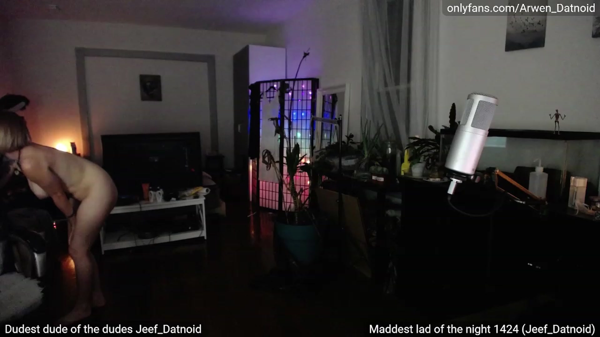 Gallery image thumbnail from Arwen_Datnoid's myfreecams stream on, 08/13/2023, 04:20 image 15 of 20
