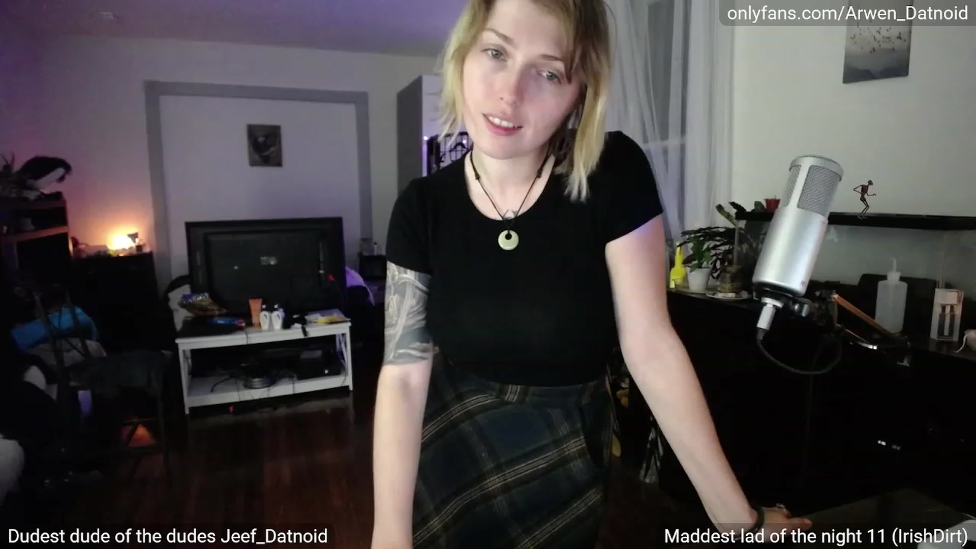 Gallery image thumbnail from Arwen_Datnoid's myfreecams stream on, 08/19/2023, 02:30 image 1 of 20