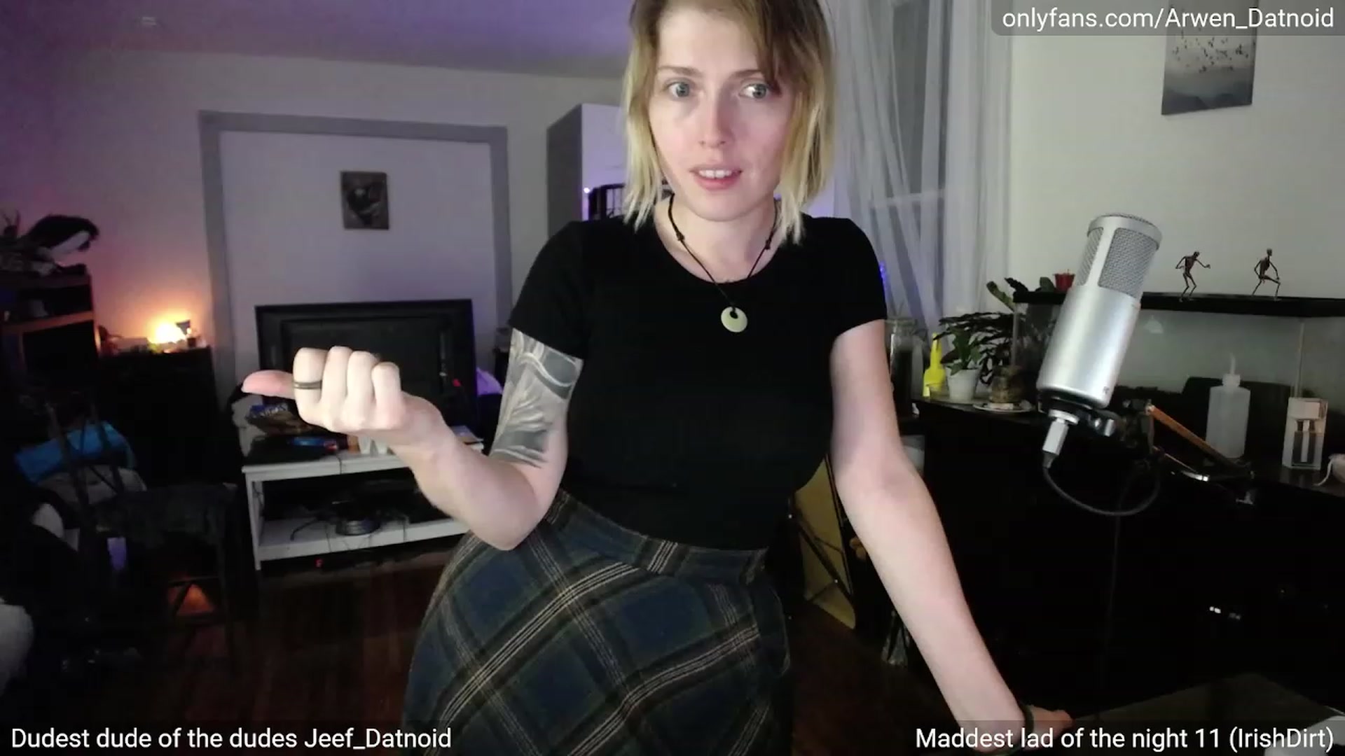 Gallery image thumbnail from Arwen_Datnoid's myfreecams stream on, 08/19/2023, 02:30 image 2 of 20