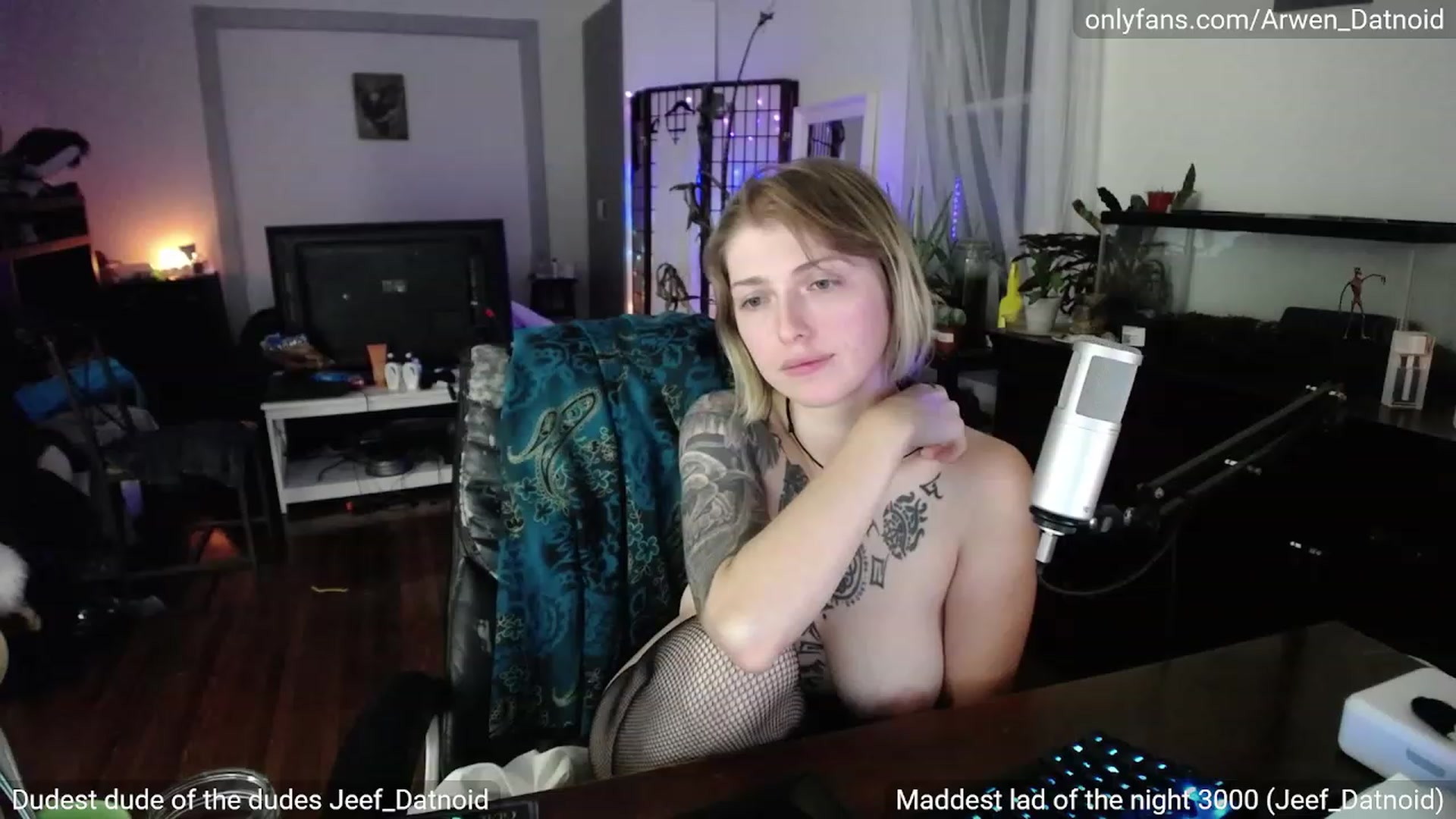 Gallery image thumbnail from Arwen_Datnoid's myfreecams stream on, 08/19/2023, 05:05 image 18 of 20