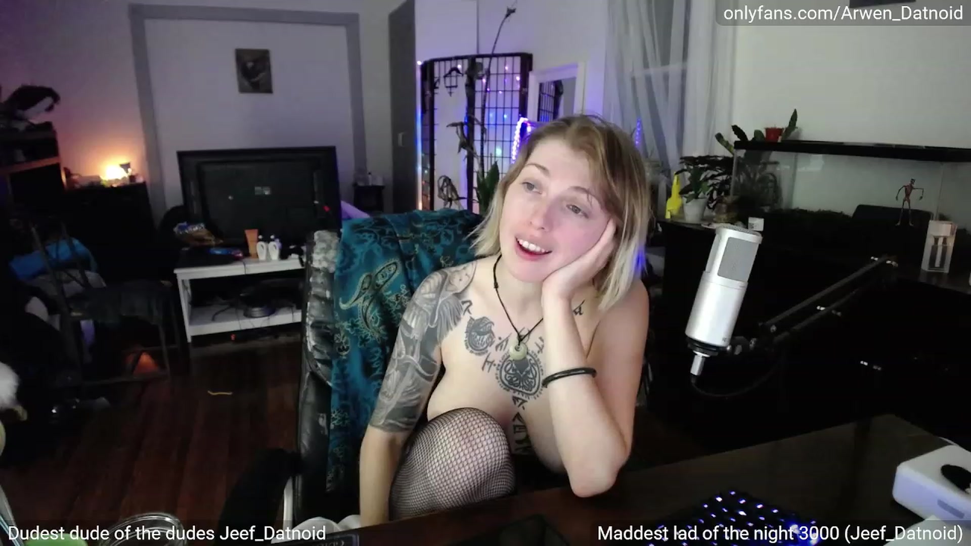 Gallery image thumbnail from Arwen_Datnoid's myfreecams stream on, 08/19/2023, 05:05 image 9 of 20