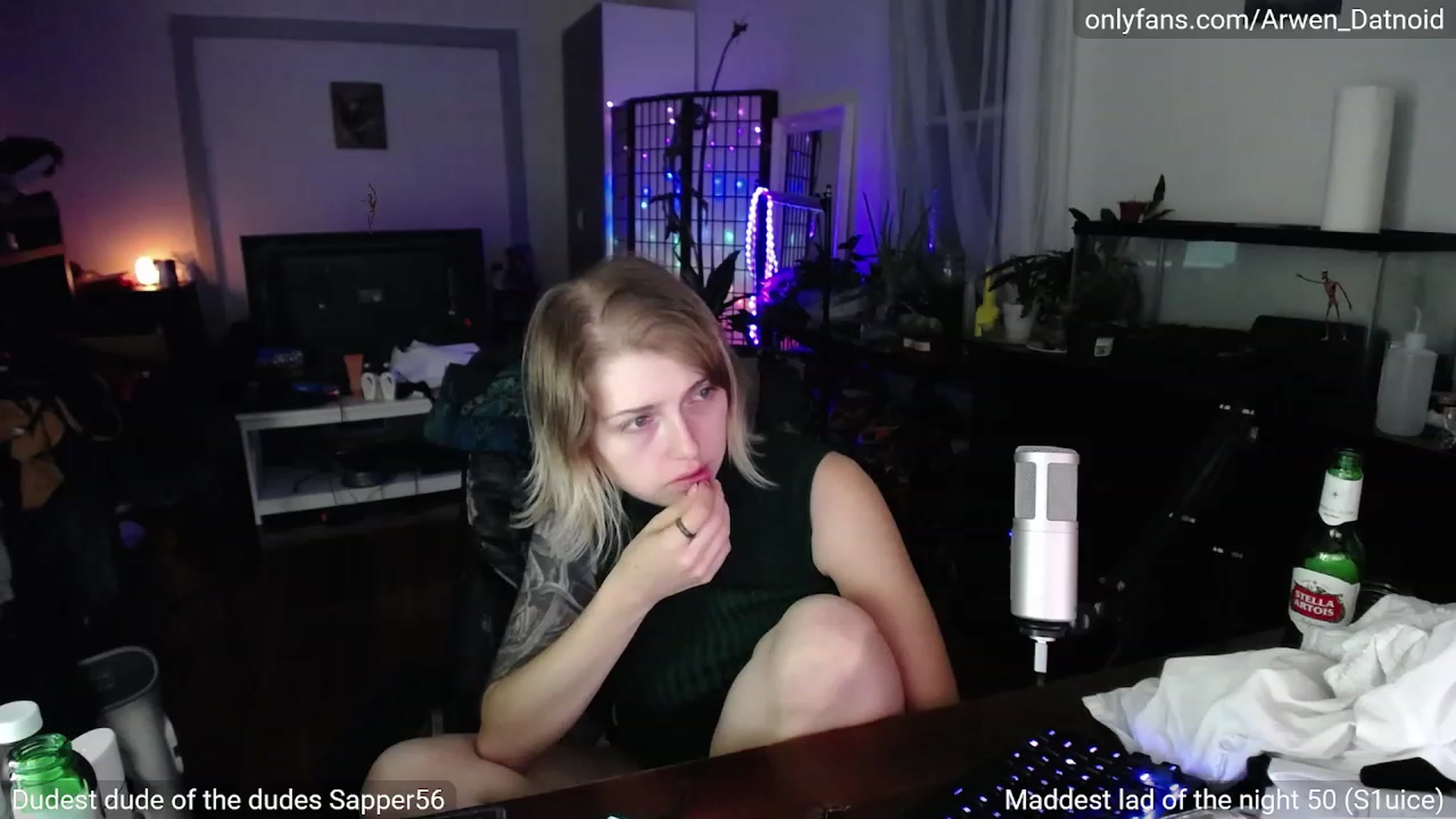 Gallery image thumbnail from Arwen_Datnoid's myfreecams stream on, 09/04/2023, 03:07 image 12 of 20