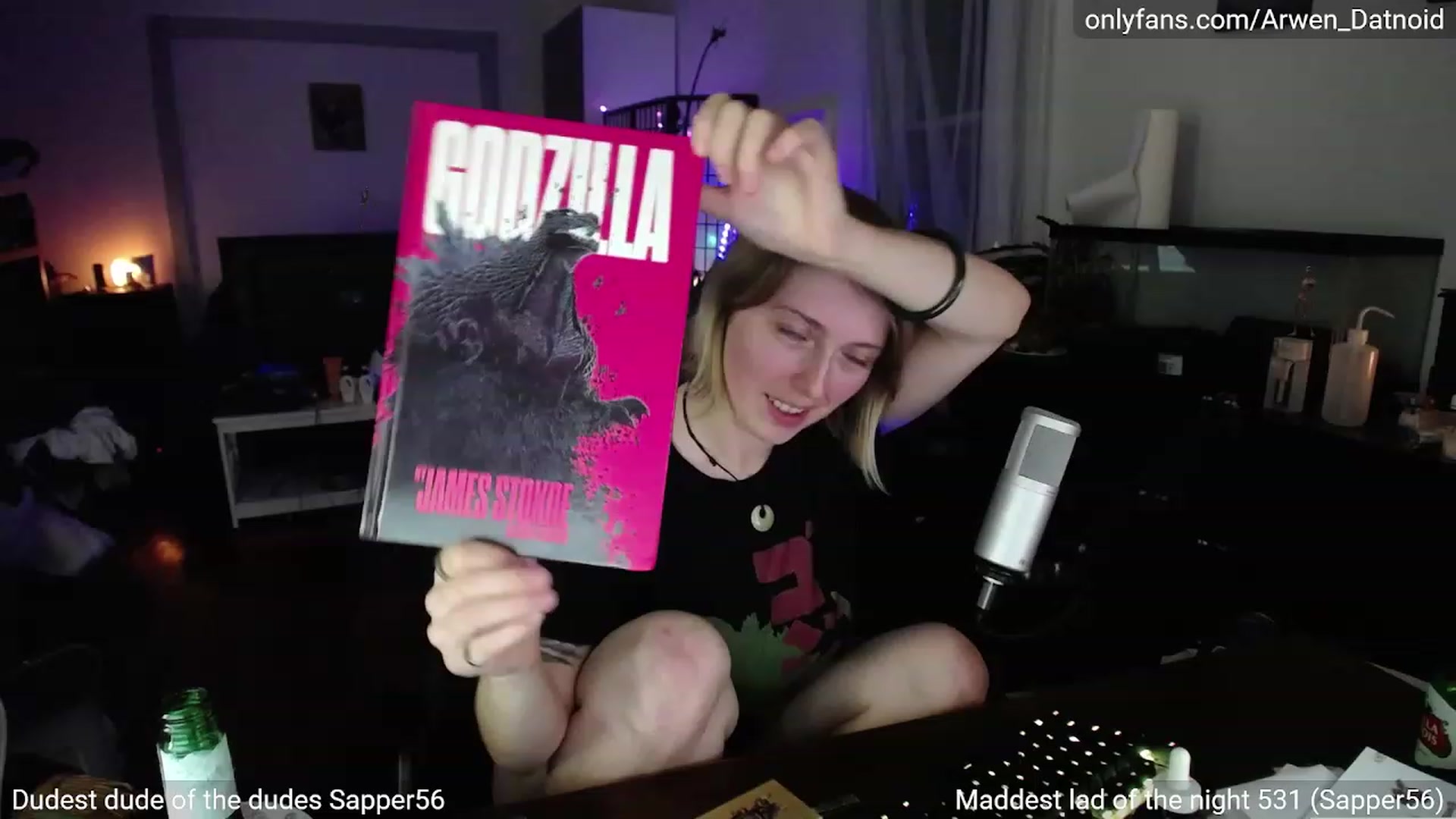 Gallery image thumbnail from Arwen_Datnoid's myfreecams stream on, 09/15/2023, 04:34 image 8 of 20