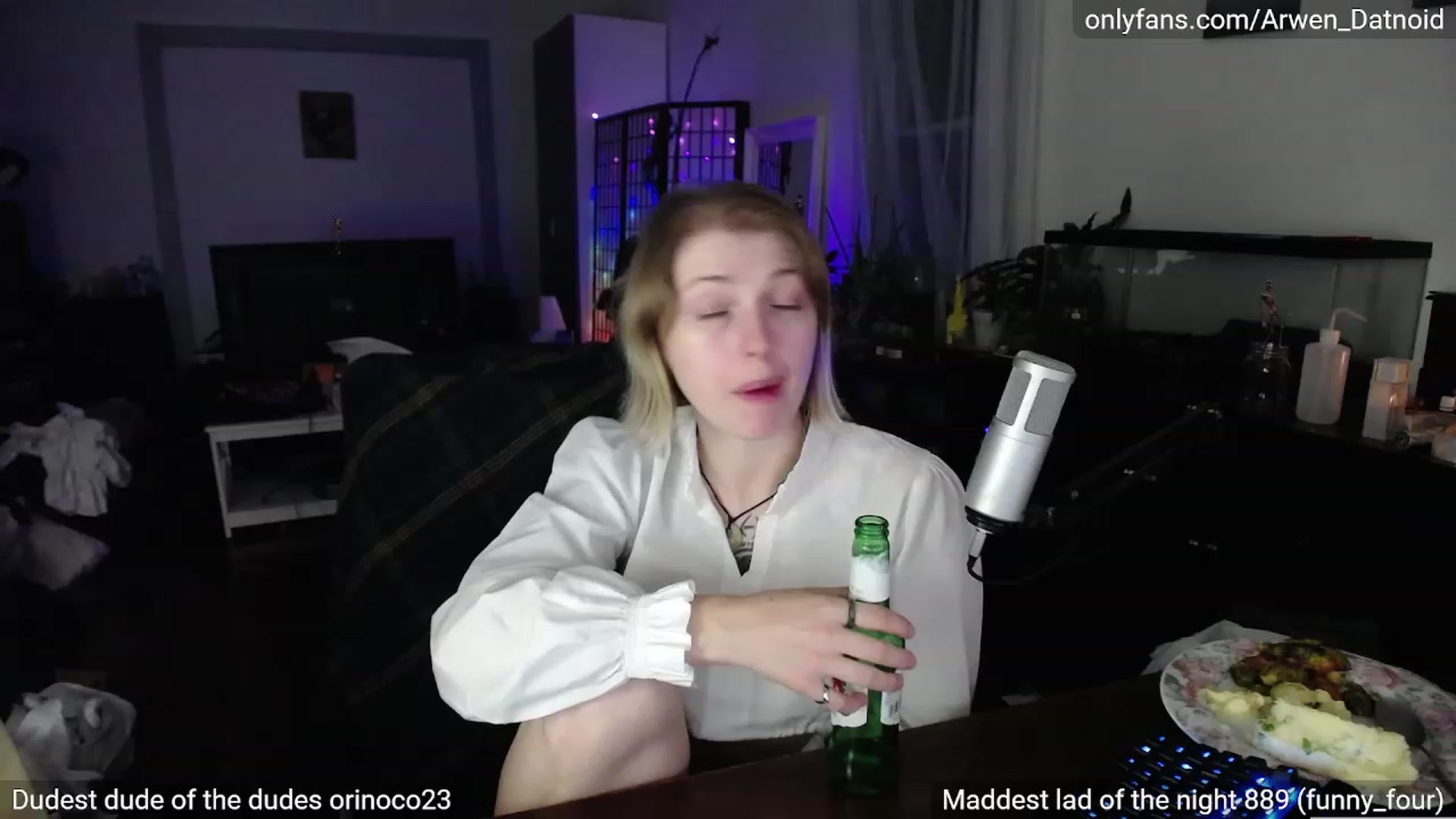 Gallery image thumbnail from Arwen_Datnoid's myfreecams stream on, 09/23/2023, 01:38 image 18 of 20