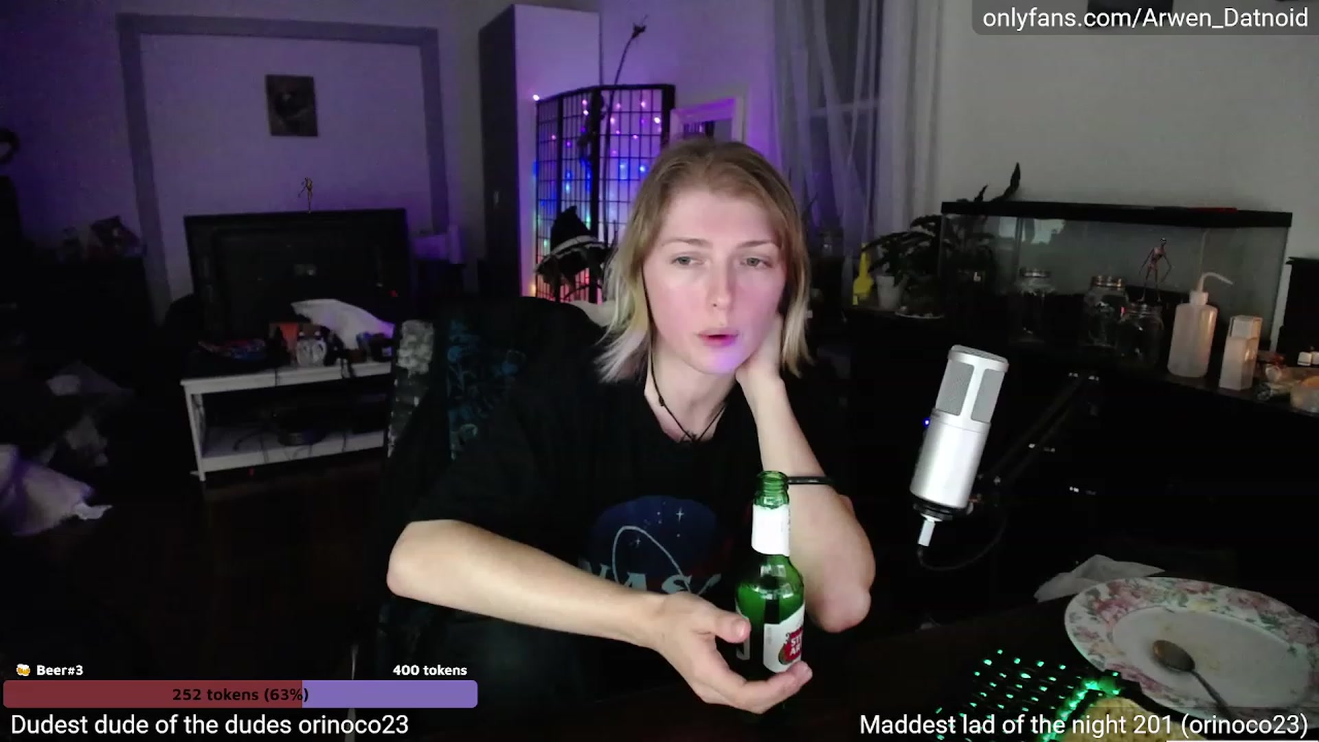 Gallery image thumbnail from Arwen_Datnoid's myfreecams stream on, 09/30/2023, 04:10 image 8 of 20