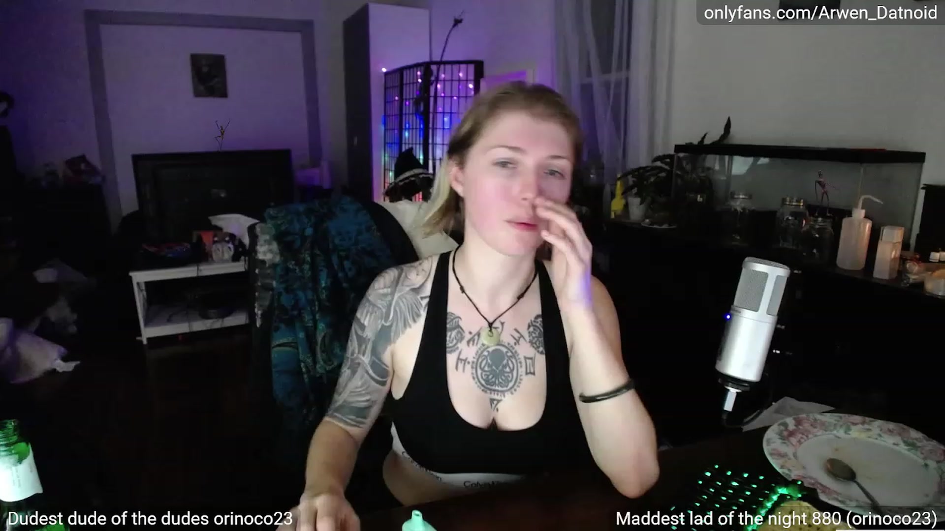 Gallery image thumbnail from Arwen_Datnoid's myfreecams stream on, 09/30/2023, 04:10 image 16 of 20