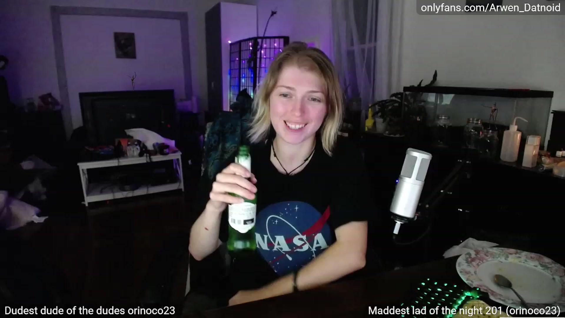 Gallery image thumbnail from Arwen_Datnoid's myfreecams stream on, 09/30/2023, 04:10 image 9 of 20