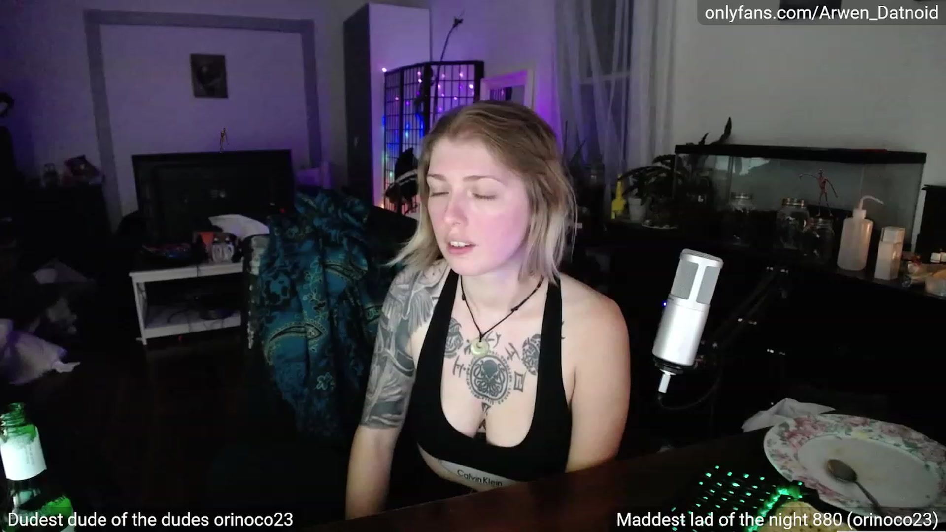 Gallery image thumbnail from Arwen_Datnoid's myfreecams stream on, 09/30/2023, 04:10 image 14 of 20