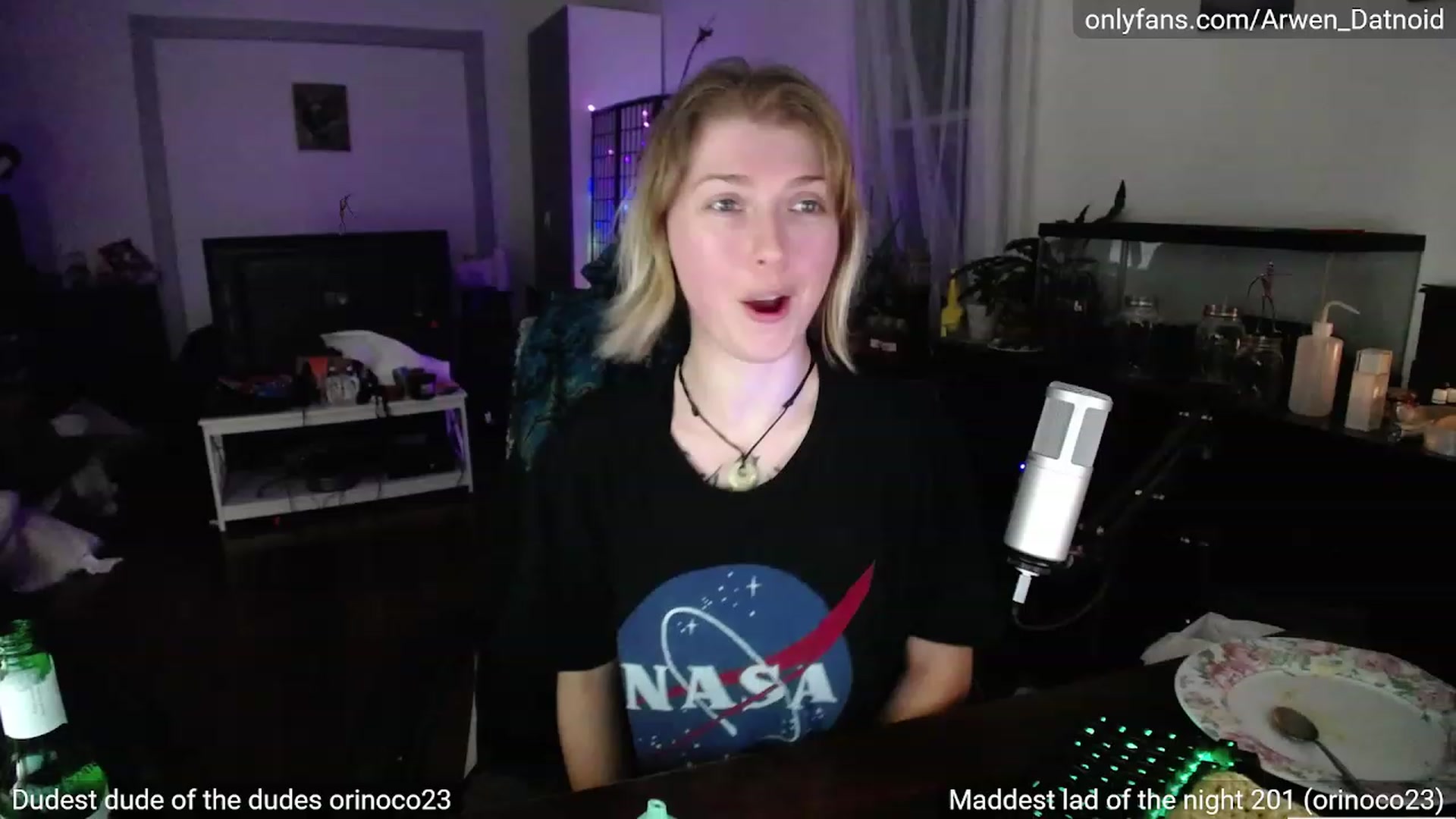 Gallery image thumbnail from Arwen_Datnoid's myfreecams stream on, 09/30/2023, 04:10 image 12 of 20