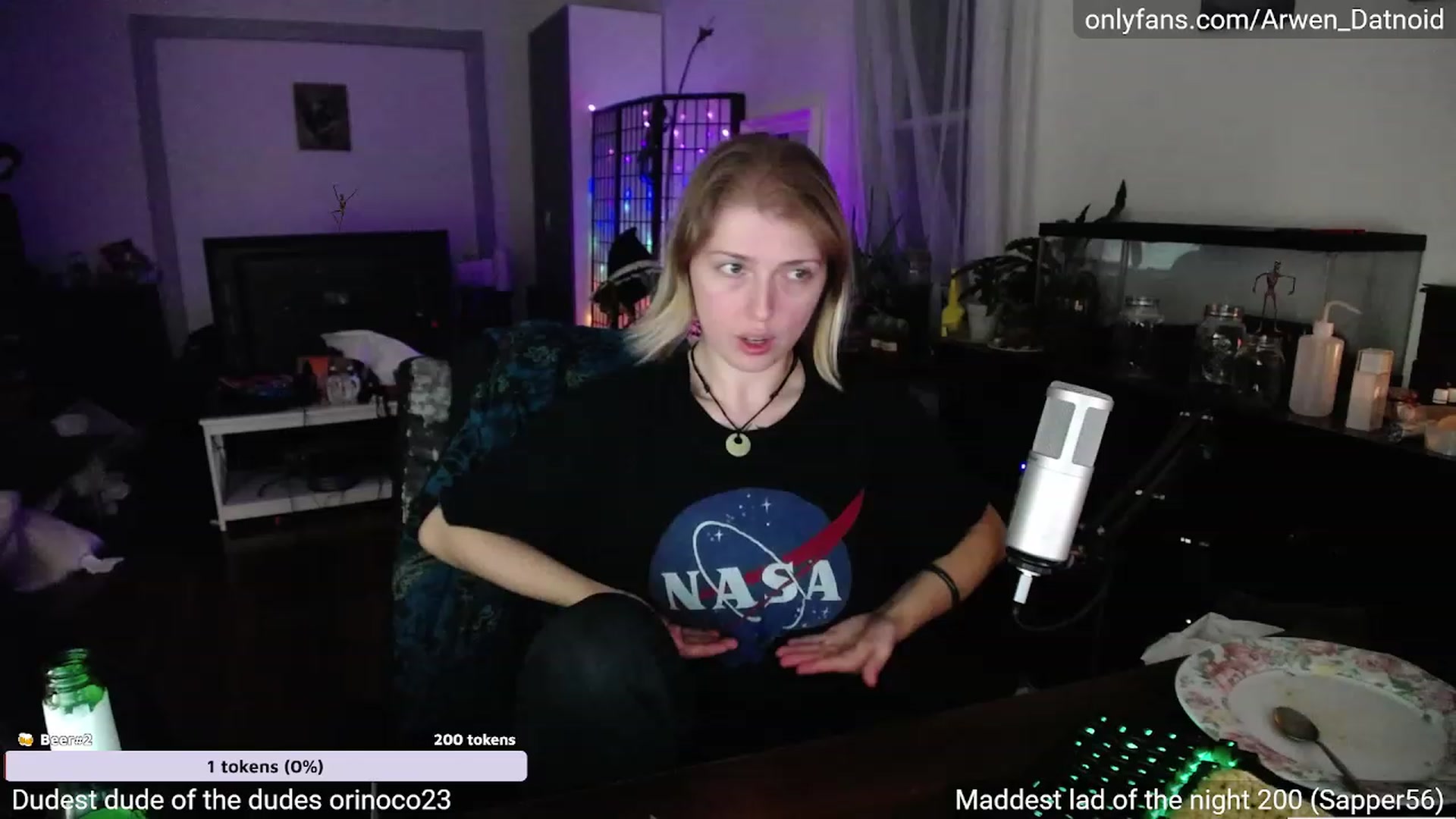 Gallery image thumbnail from Arwen_Datnoid's myfreecams stream on, 09/30/2023, 04:10 image 3 of 20