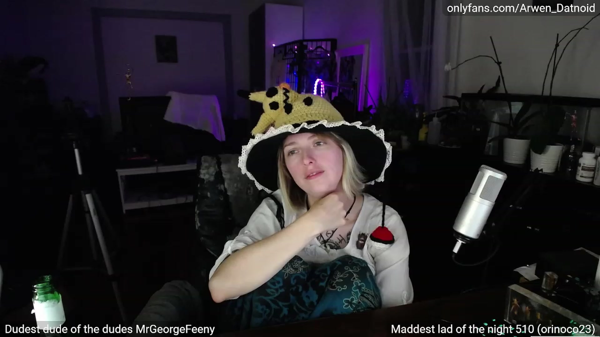 Gallery image thumbnail from Arwen_Datnoid's myfreecams stream on, 10/08/2023, 04:06 image 10 of 20