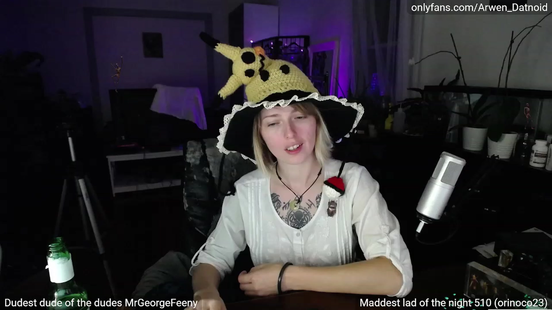 Gallery image thumbnail from Arwen_Datnoid's myfreecams stream on, 10/08/2023, 04:06 image 1 of 20