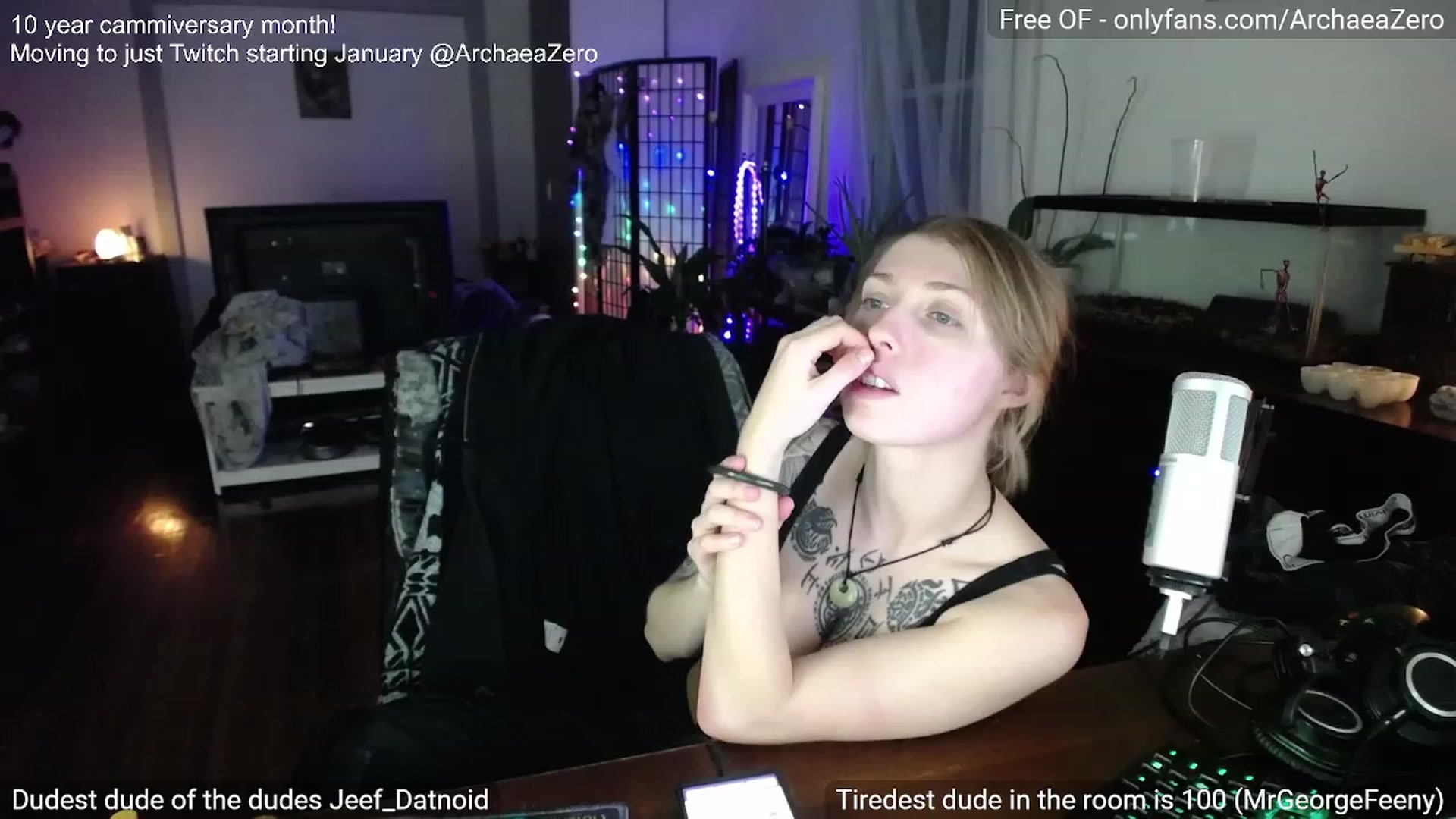 Gallery image thumbnail from Arwen_Datnoid's myfreecams stream on, 12/22/2023, 05:36 image 6 of 20