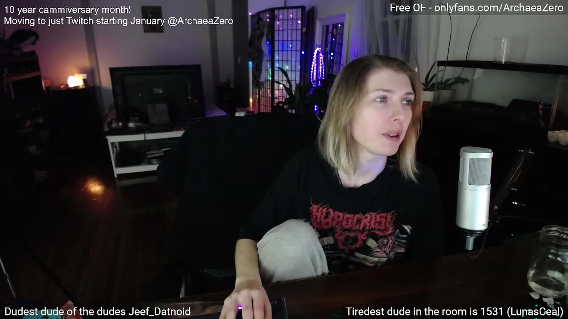 Gallery image thumbnail from Arwen_Datnoid's myfreecams stream on, 12/24/2023, 06:17 image 17 of 20
