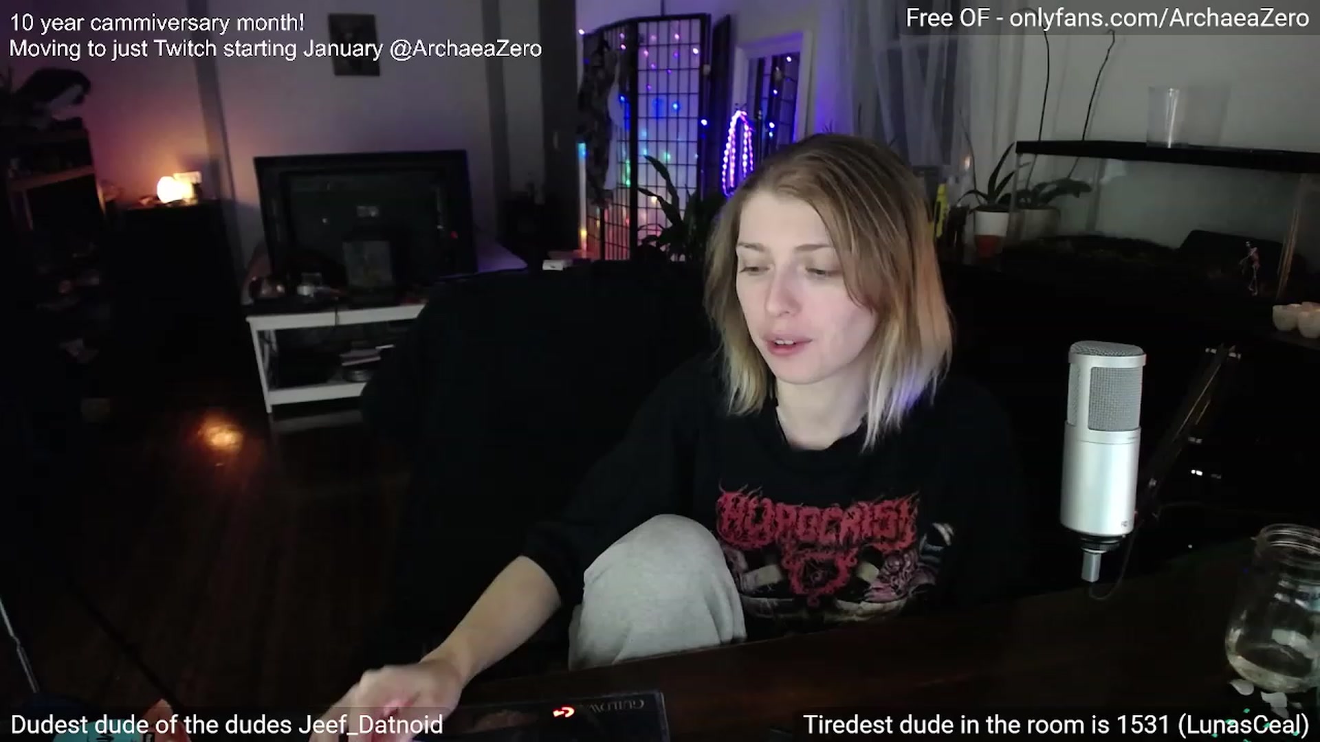 Gallery image thumbnail from Arwen_Datnoid's myfreecams stream on, 12/24/2023, 06:17 image 18 of 20