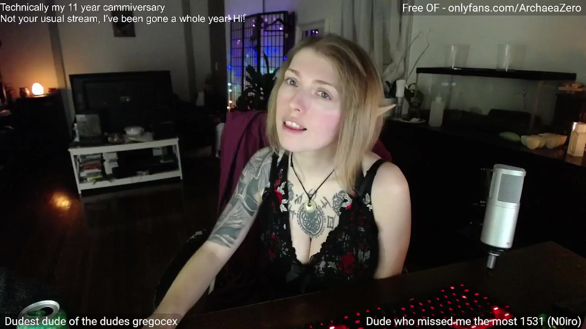 Gallery image thumbnail from Arwen_Datnoid's myfreecams stream on, 12/15/2024, 24:00 image 17 of 20