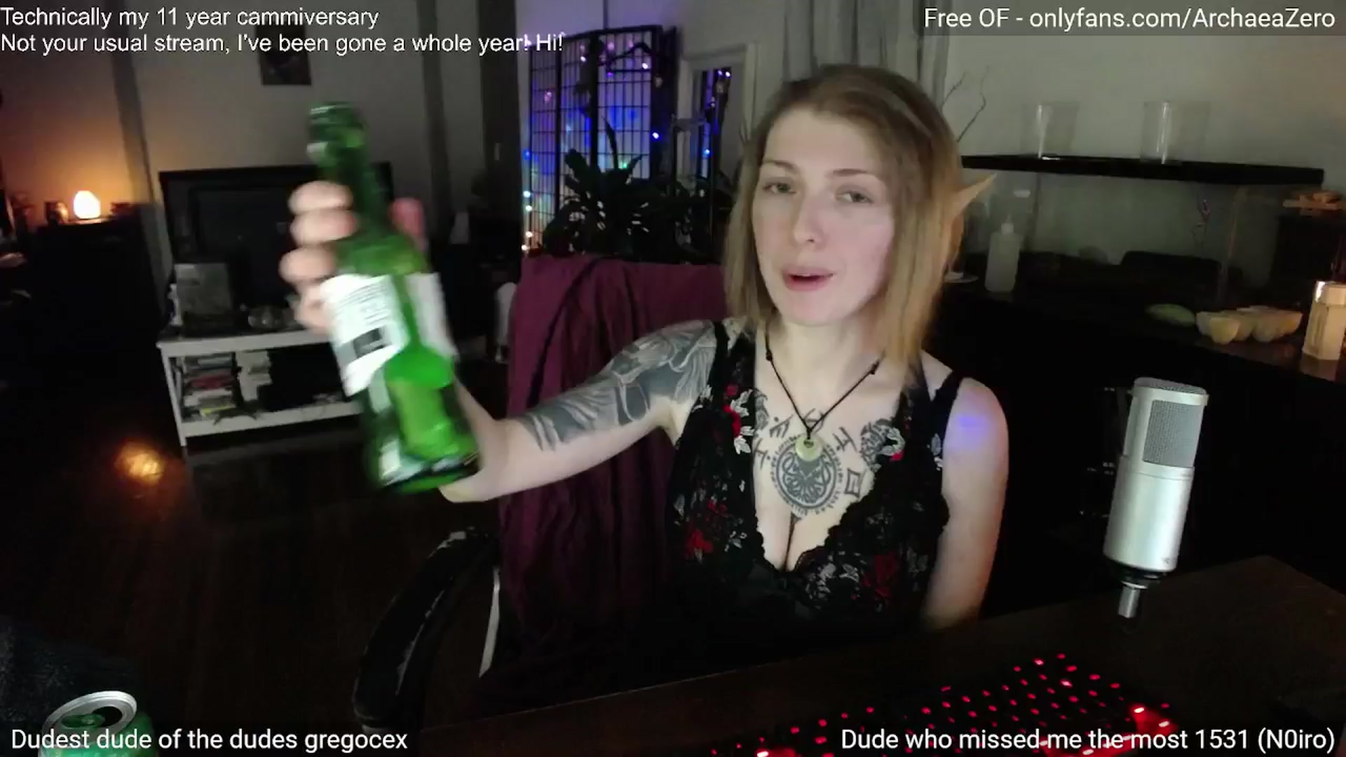 Gallery image thumbnail from Arwen_Datnoid's myfreecams stream on, 12/15/2024, 24:00 image 16 of 20