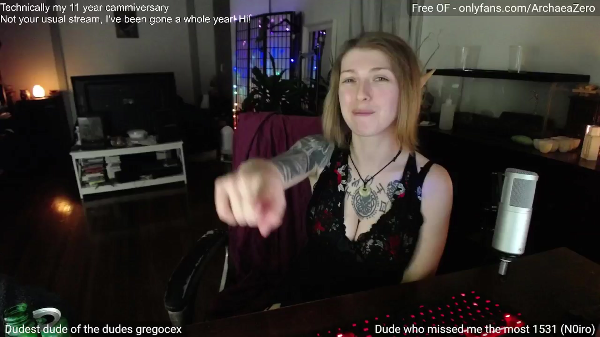 Gallery image thumbnail from Arwen_Datnoid's myfreecams stream on, 12/15/2024, 24:00 image 8 of 20