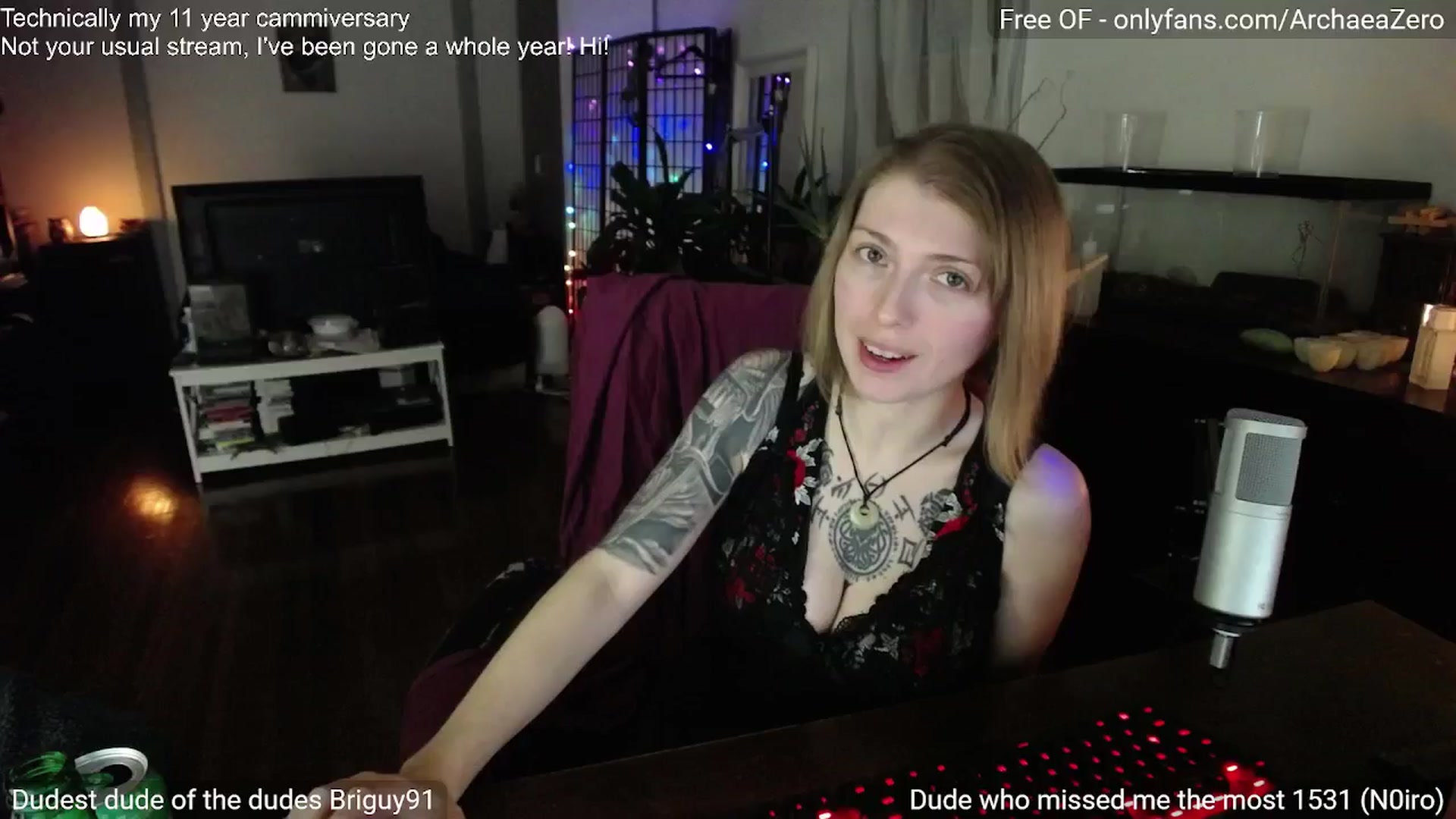 Gallery image thumbnail from Arwen_Datnoid's myfreecams stream on, 12/15/2024, 24:00 image 1 of 20