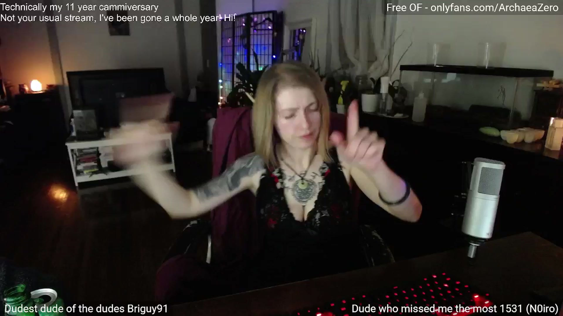 Gallery image thumbnail from Arwen_Datnoid's myfreecams stream on, 12/15/2024, 24:00 image 2 of 20