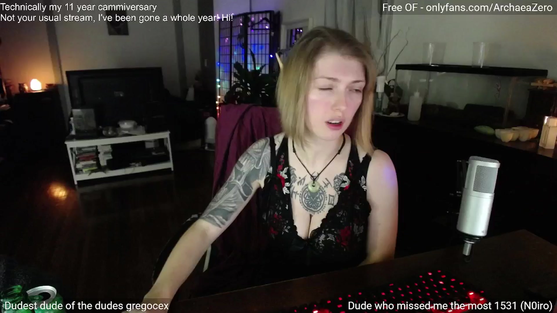 Gallery image thumbnail from Arwen_Datnoid's myfreecams stream on, 12/15/2024, 24:00 image 12 of 20