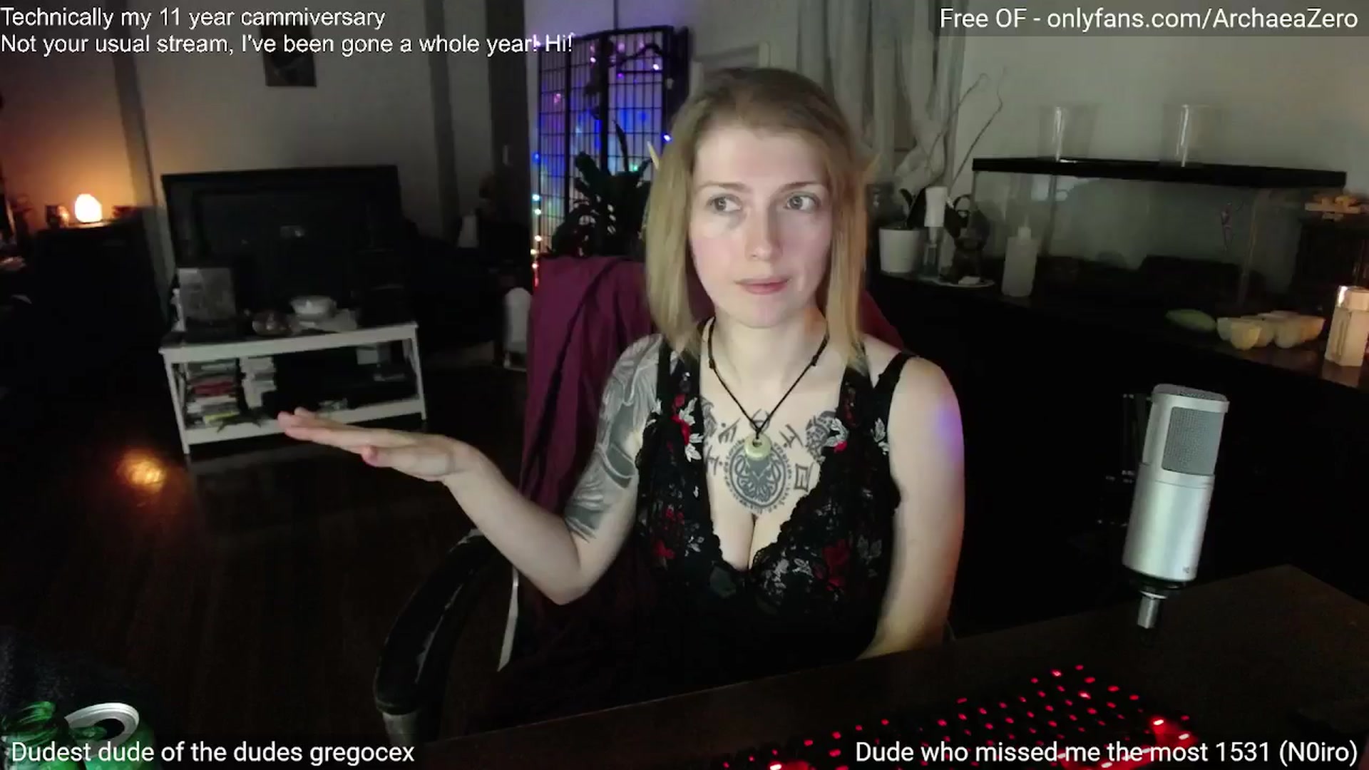 Gallery image thumbnail from Arwen_Datnoid's myfreecams stream on, 12/15/2024, 24:00 image 15 of 20