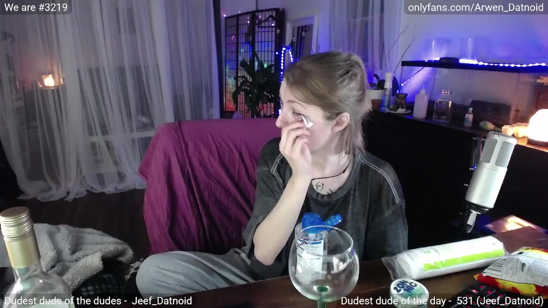 Gallery image thumbnail from Arwen_Datnoid's myfreecams stream on, 02/08/2025, 06:12 image 17 of 20