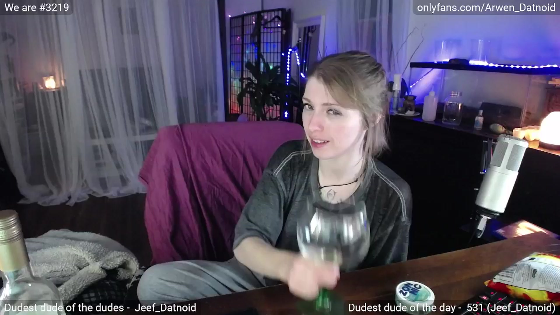 Gallery image thumbnail from Arwen_Datnoid's myfreecams stream on, 02/08/2025, 06:12 image 16 of 20