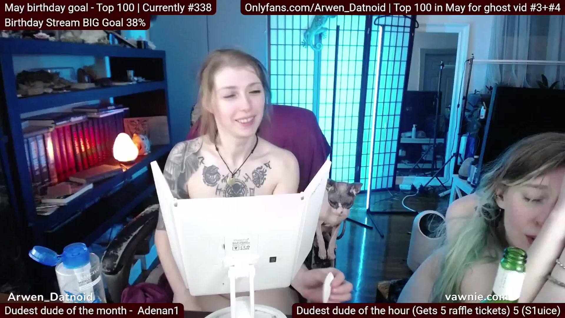 Gallery image thumbnail from Arwen_Datnoid's myfreecams stream on, 05/31/2025, 07:50 image 7 of 20