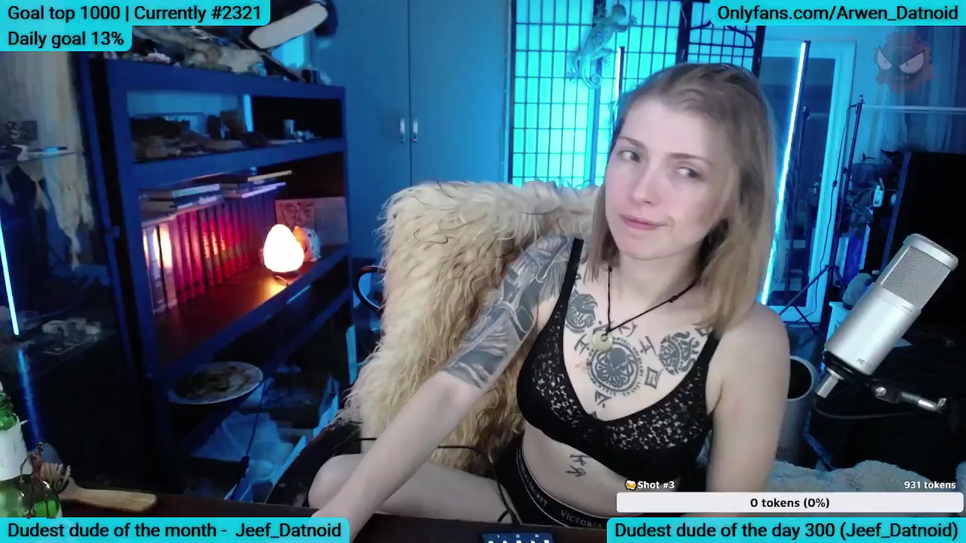 Gallery image thumbnail from Arwen_Datnoid's myfreecams stream on, 06/15/2025, 06:06 image 17 of 20