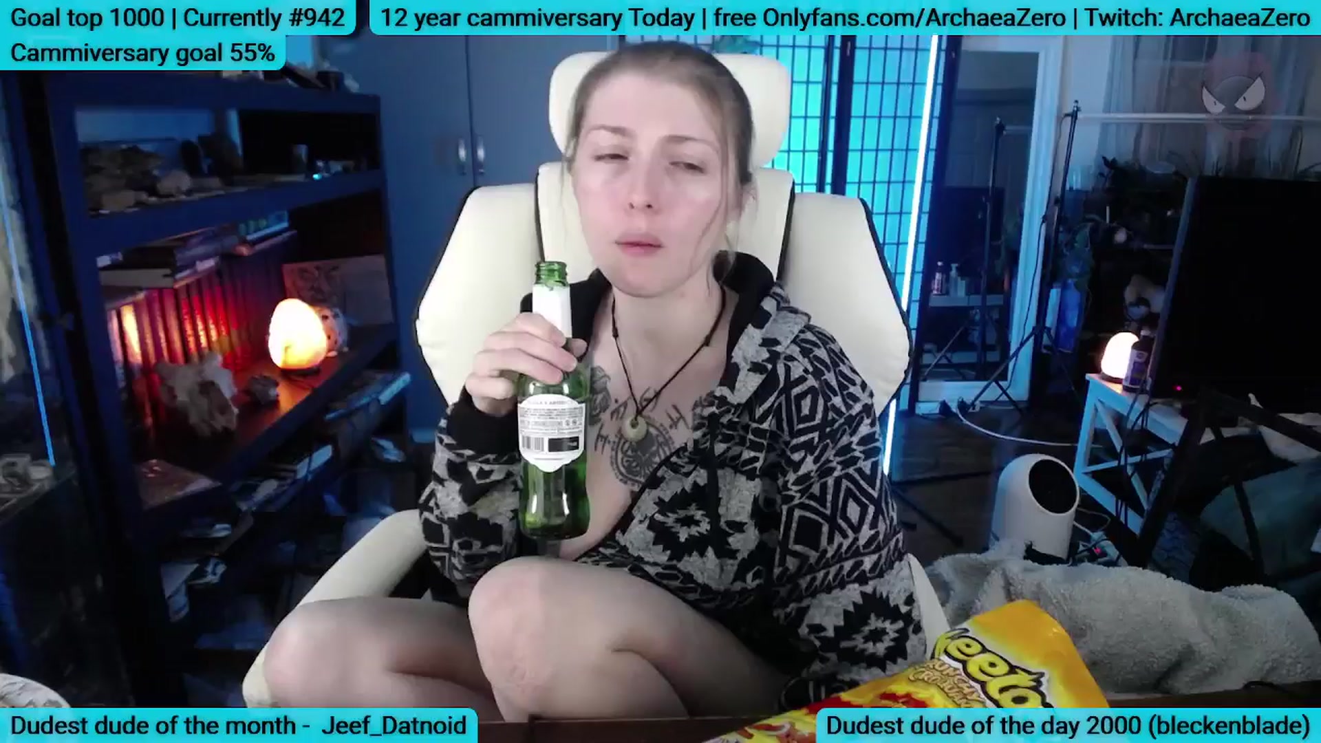 Gallery image thumbnail from Arwen_Datnoid's myfreecams stream on, 12/15/2025, 03:52 image 15 of 20