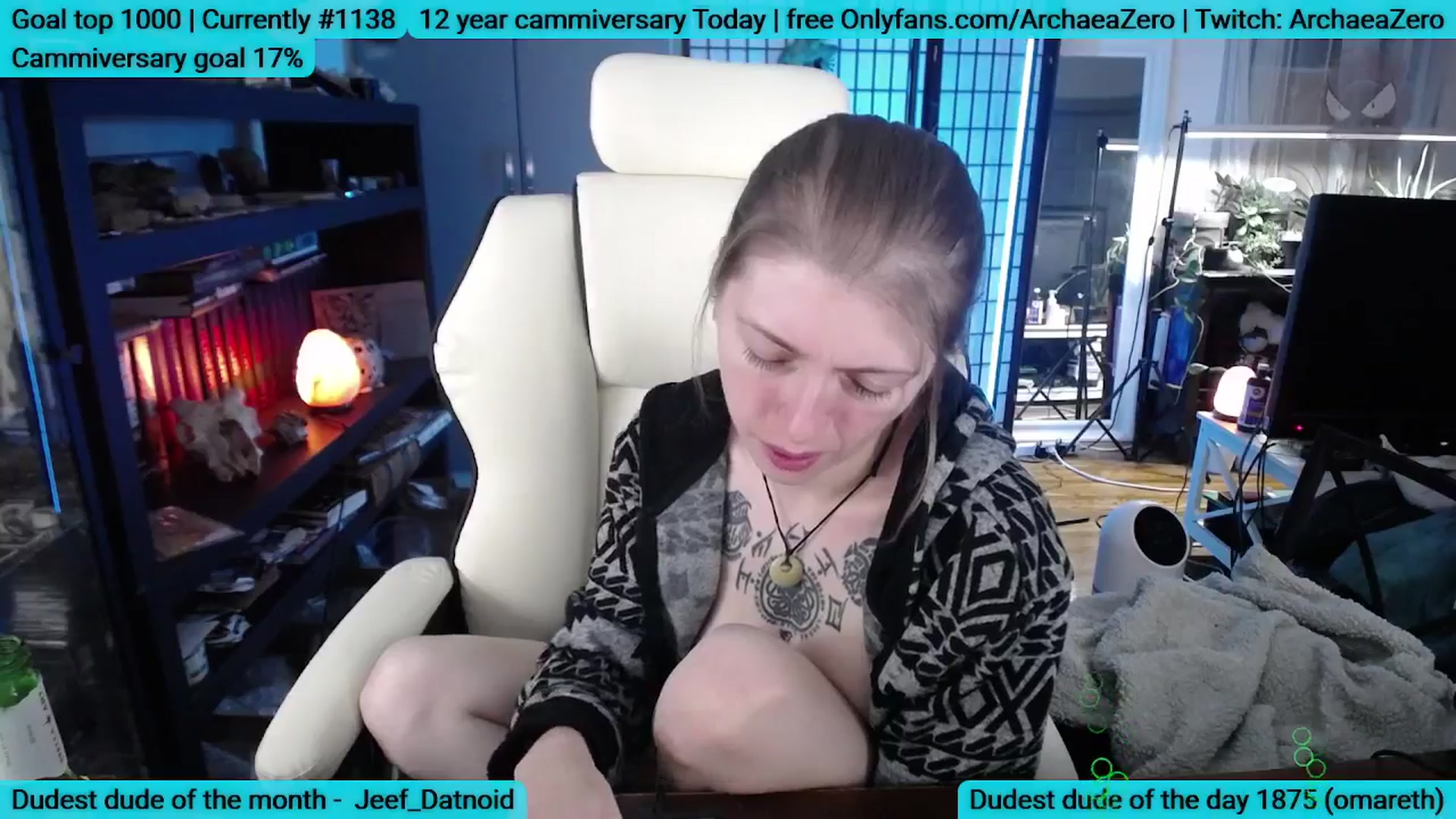 Gallery image thumbnail from Arwen_Datnoid's myfreecams stream on, 12/15/2025, 03:52 image 11 of 20