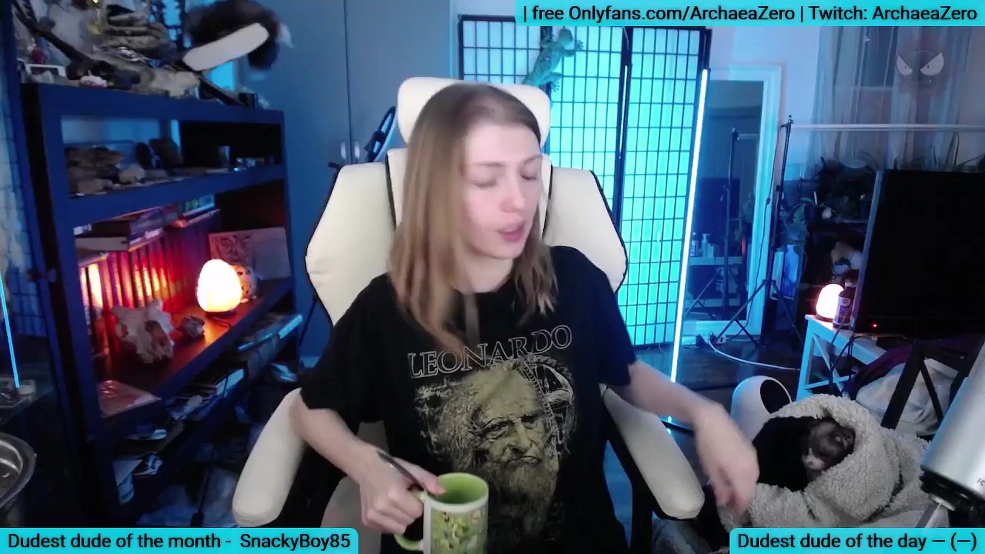 Gallery image thumbnail from Arwen_Datnoid's myfreecams stream on, 12/22/2025, 03:38 image 3 of 20