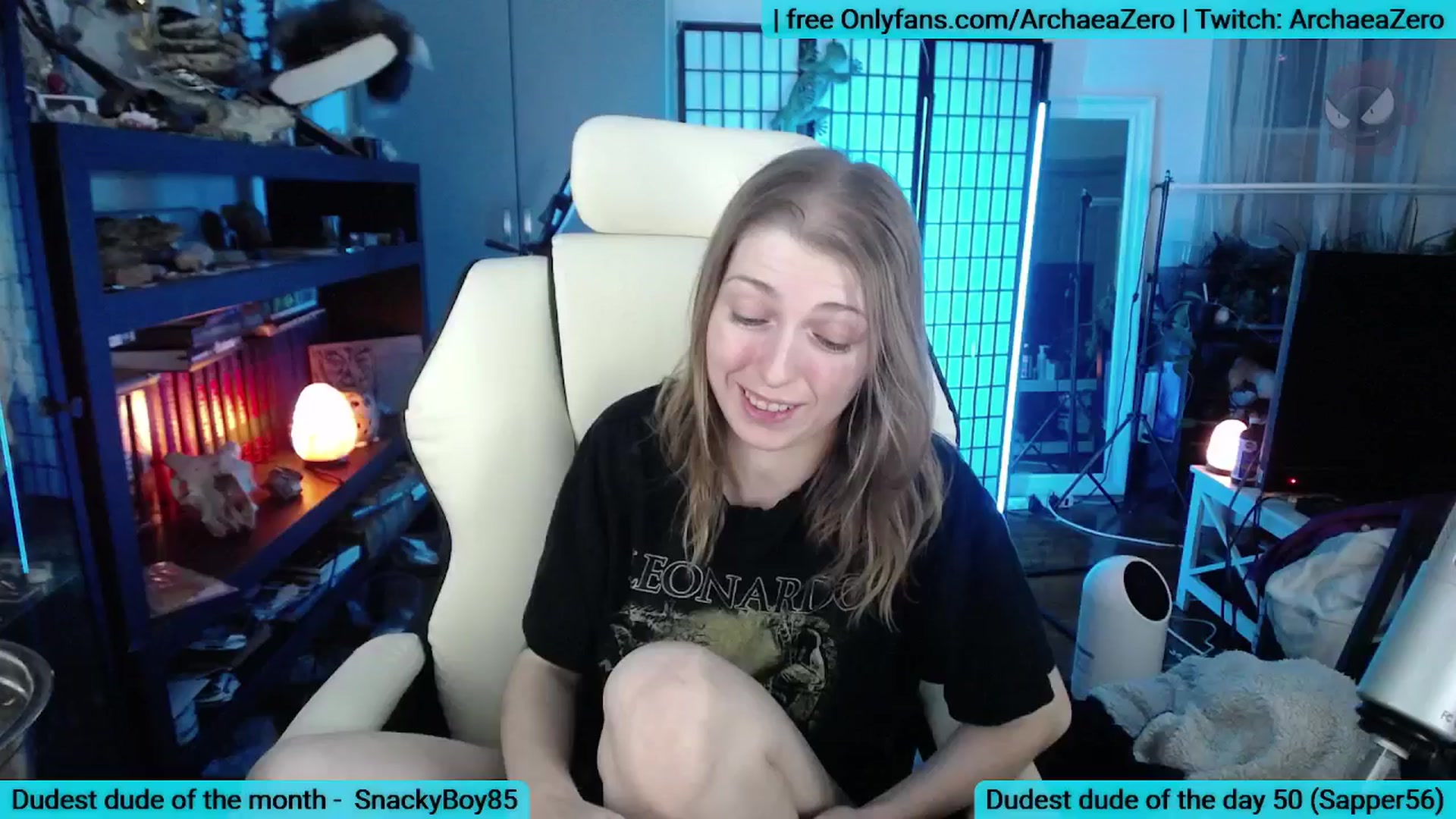 Gallery image thumbnail from Arwen_Datnoid's myfreecams stream on, 12/22/2025, 03:38 image 5 of 20
