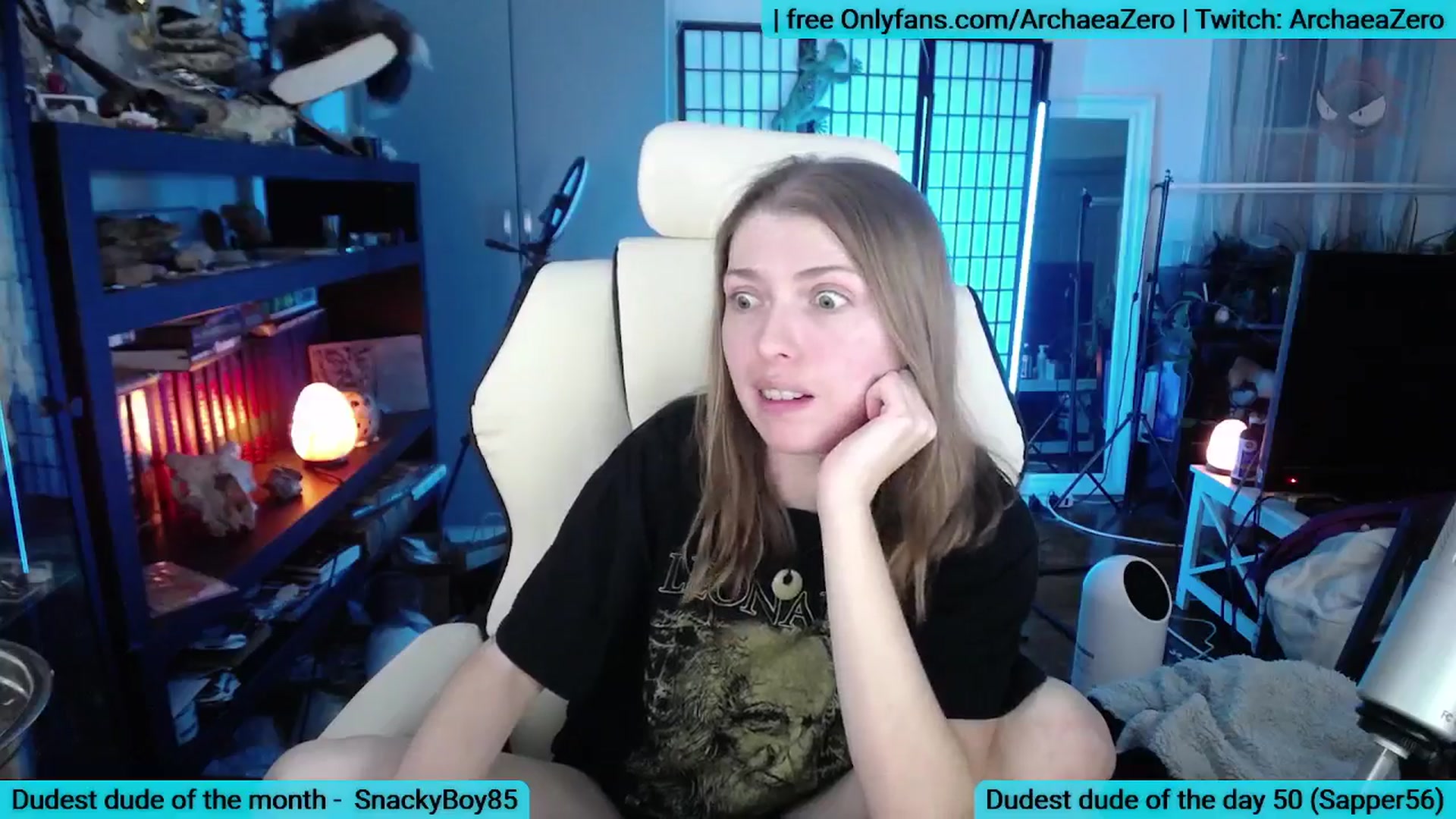 Gallery image thumbnail from Arwen_Datnoid's myfreecams stream on, 12/22/2025, 03:38 image 15 of 20