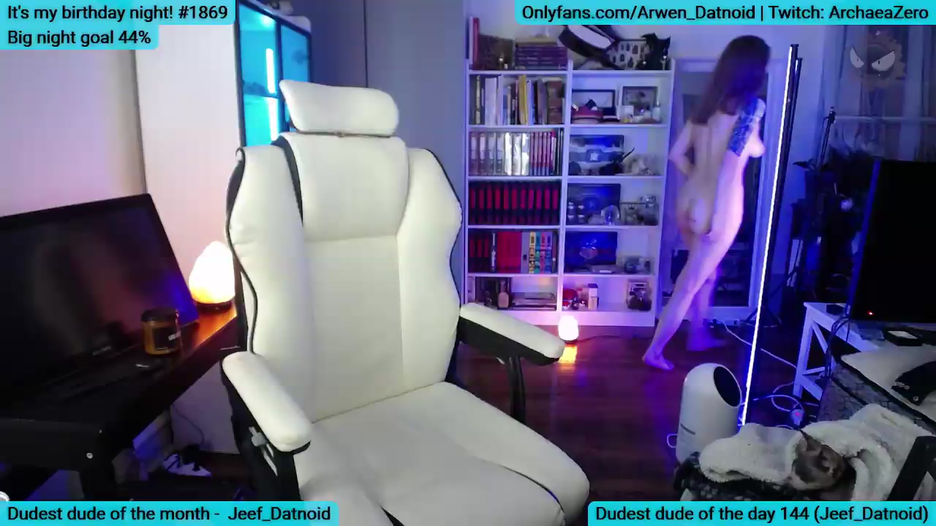 Gallery image thumbnail from Arwen_Datnoid's myfreecams stream on, 05/30/2026, 08:00 image 9 of 20