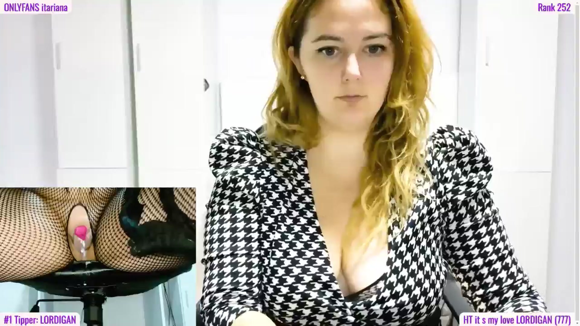 Gallery image thumbnail from Ary_Rock's myfreecams stream on, 10/09/2025, 19:25 image 6 of 20