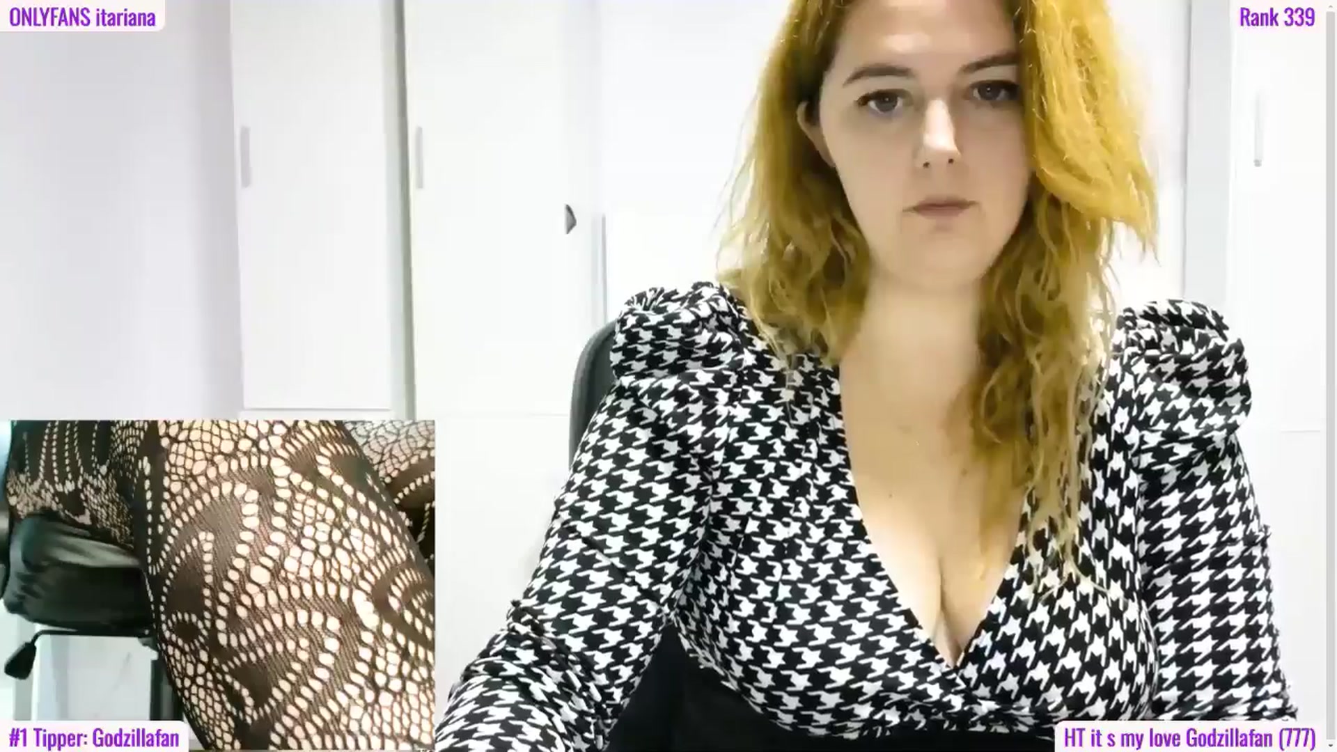 Gallery image thumbnail from Ary_Rock's myfreecams stream on, 10/28/2025, 19:34 image 3 of 20