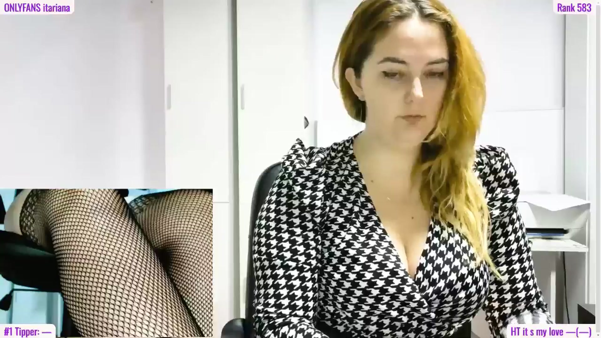 Gallery image thumbnail from Ary_Rock's myfreecams stream on, 11/25/2025, 18:31 image 4 of 20