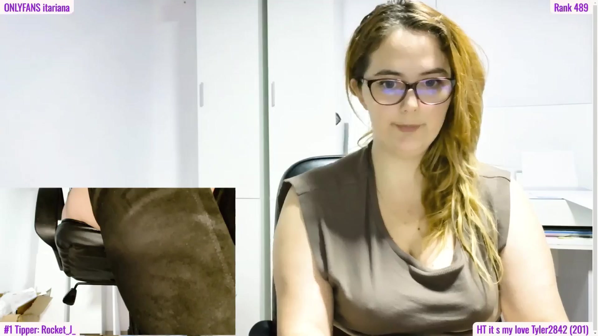 Gallery image thumbnail from Ary_Rock's myfreecams stream on, 11/26/2025, 21:59 image 13 of 20