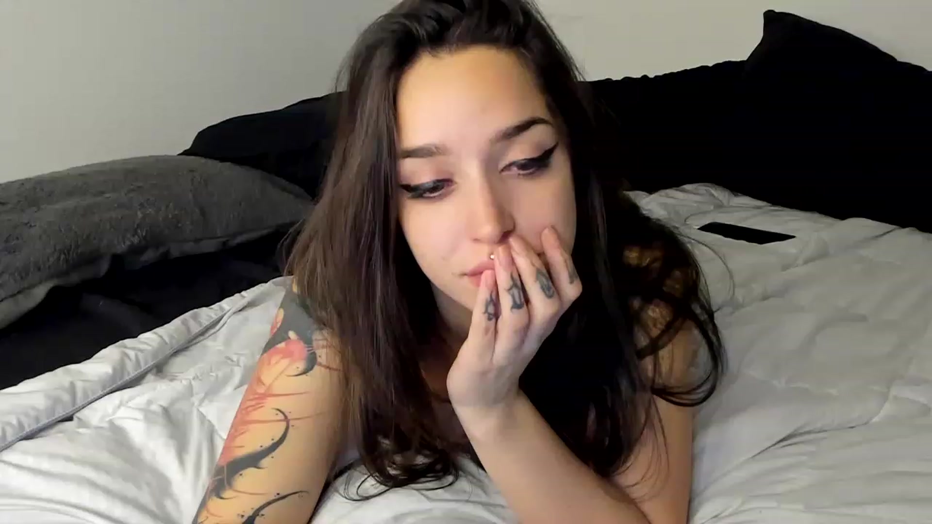Gallery image thumbnail from AryaBella's myfreecams stream on, 11/15/2022, 09:51 image 17 of 20