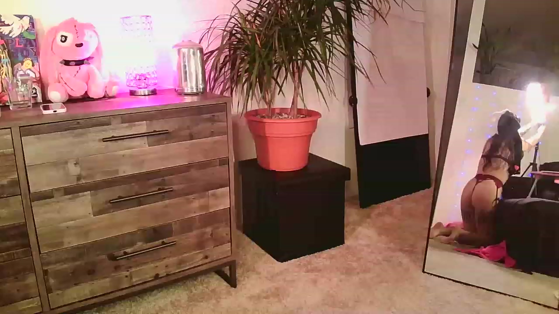 Gallery image thumbnail from AryaBella's myfreecams stream on, 11/19/2022, 07:23 image 18 of 20