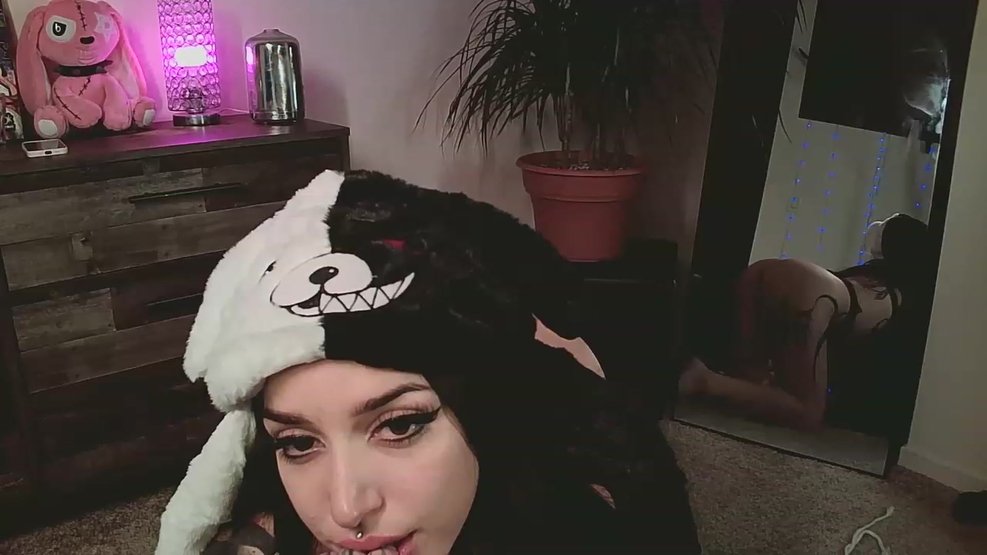 Gallery image thumbnail from AryaBella's myfreecams stream on, 11/19/2022, 07:48 image 3 of 20