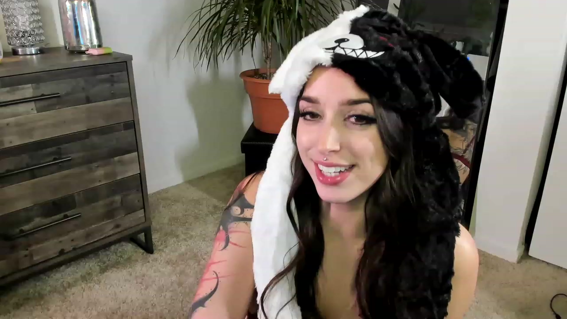 Gallery image thumbnail from AryaBella's myfreecams stream on, 11/19/2022, 11:49 image 13 of 20