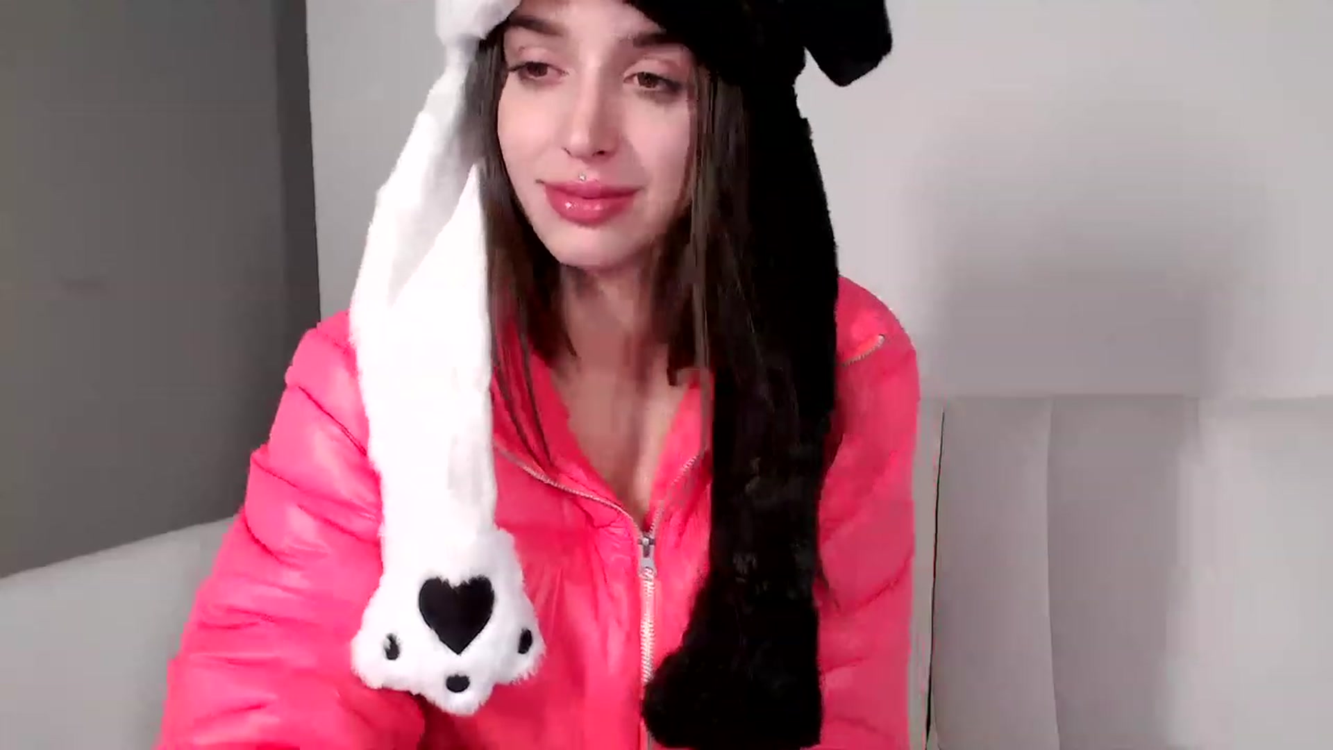 Gallery image thumbnail from AryaBella's myfreecams stream on, 11/22/2022, 07:10 image 16 of 20