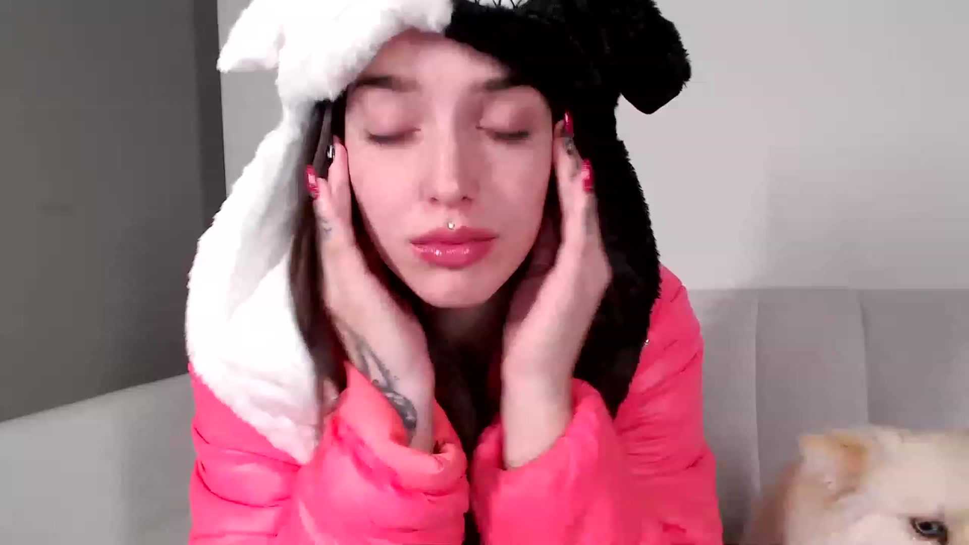 Gallery image thumbnail from AryaBella's myfreecams stream on, 11/22/2022, 07:10 image 17 of 20