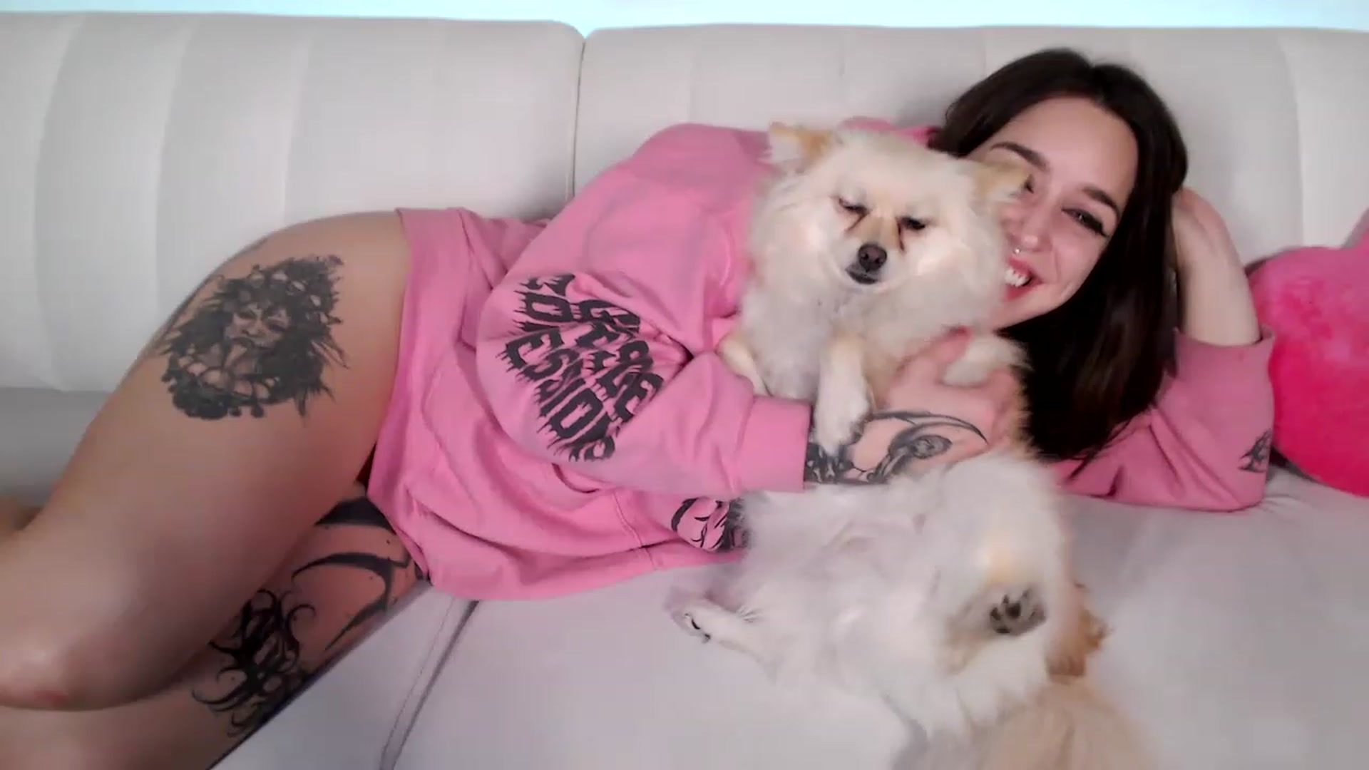 Gallery image thumbnail from AryaBella's myfreecams stream on, 12/08/2022, 09:00 image 15 of 20